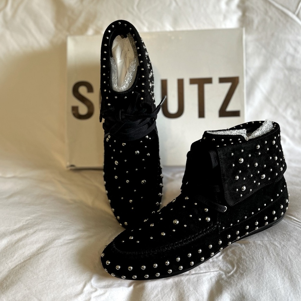 🌺NWT Schutz Eve Studded Boots, Size 10